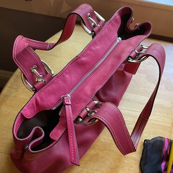 Coach bag #G0973-F13732 leather, 15x9x4,5”, pre-owned, somewhere changed color - Picture 4 of 17